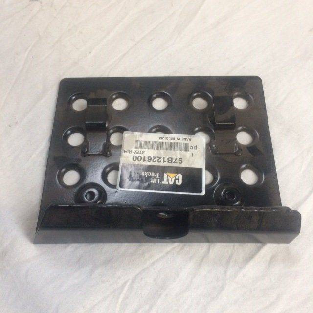 Step R.H. for Mitsubishi - Pièces de rechange pour Matériel de manutention: photos 3 Step R.H. for Mitsubishi - Pièces de rechange pour Matériel de manutention: photos 3