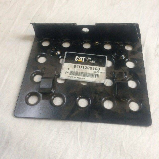 Step R.H. for Mitsubishi - Pièces de rechange pour Matériel de manutention: photos 2 Step R.H. for Mitsubishi - Pièces de rechange pour Matériel de manutention: photos 2