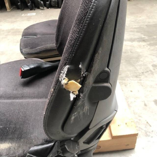 Seat for Linde /1120-01/ - Siège pour Matériel de manutention: photos 5 Seat for Linde /1120-01/ - Siège pour Matériel de manutention: photos 5