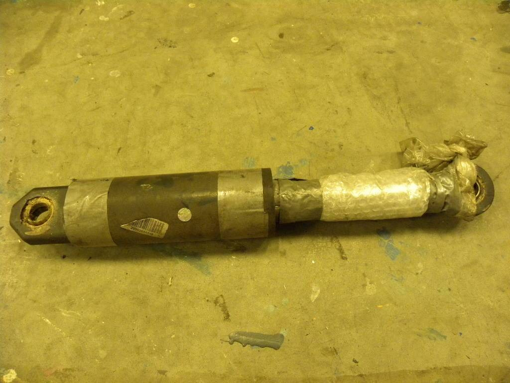 Tilt cylinder for Still R60-45 - Vérin hydraulique pour Matériel de manutention: photos 1 Tilt cylinder for Still R60-45 - Vérin hydraulique pour Matériel de manutention: photos 1