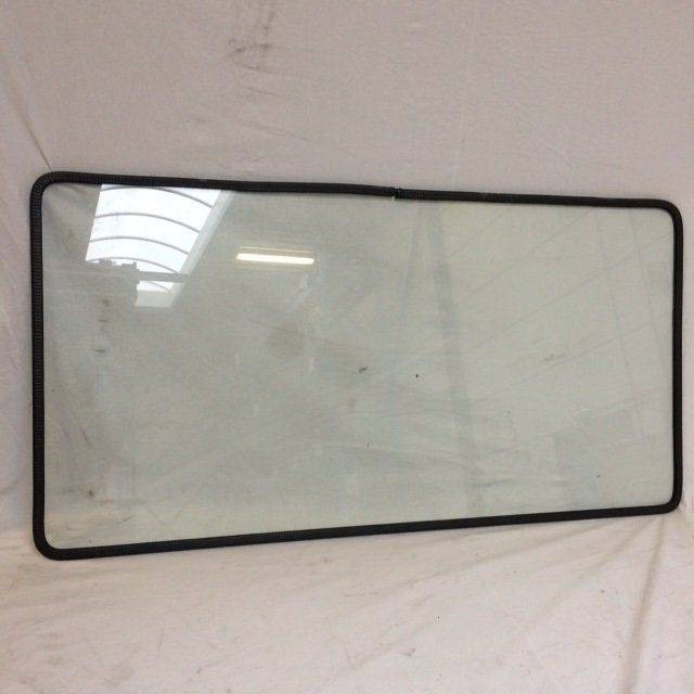 Window for OM Komatsu - Fenêtre et pièces pour Matériel de manutention: photos 1 Window for OM Komatsu - Fenêtre et pièces pour Matériel de manutention: photos 1