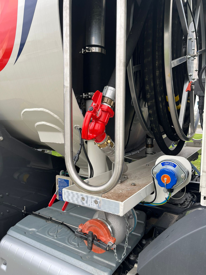 VOLVO FM380 - Camion citerne: photos 2 VOLVO FM380 - Camion citerne: photos 2