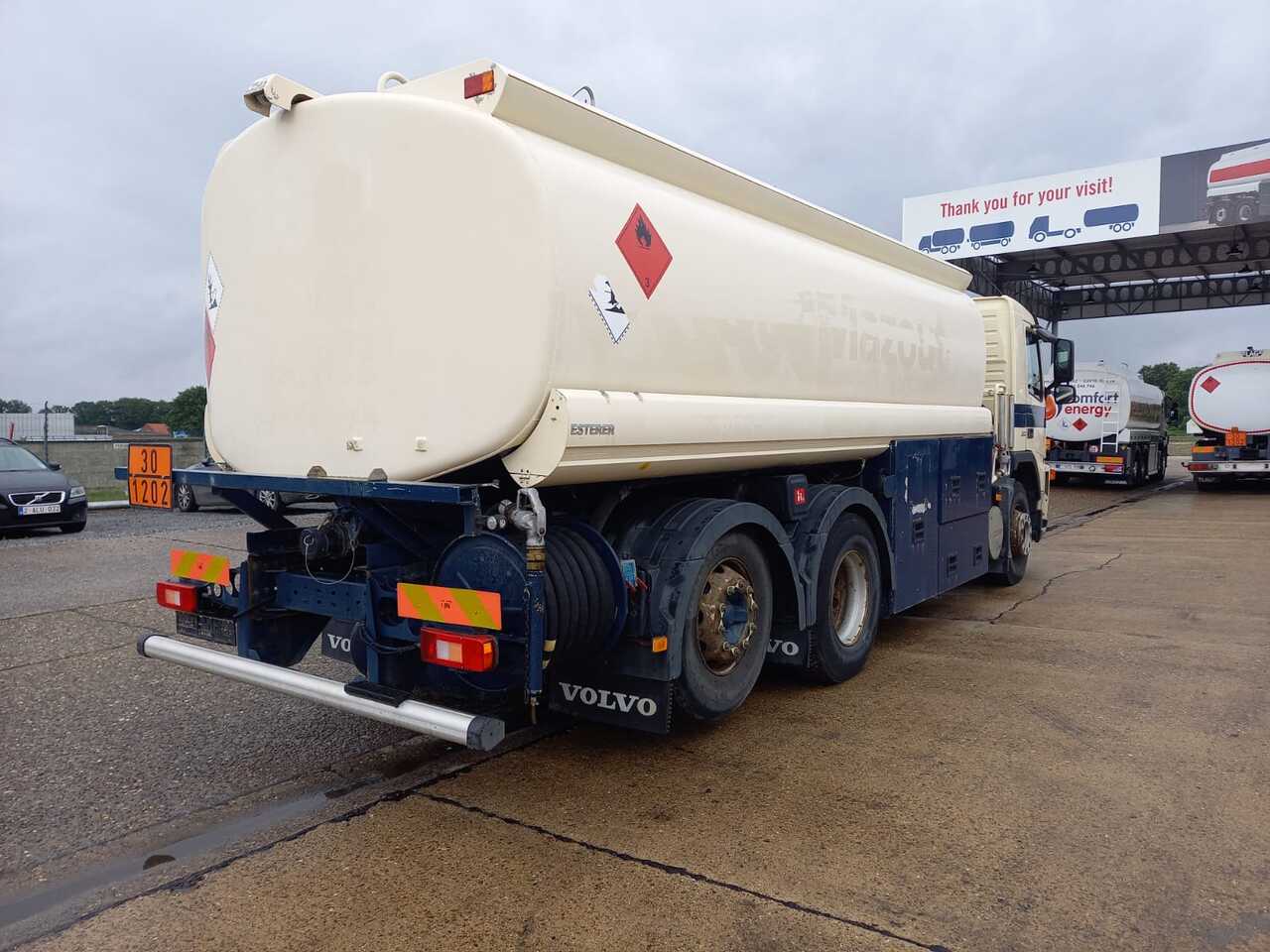 Camion citerne Volvo FM: photos 8 Camion citerne Volvo FM: photos 8