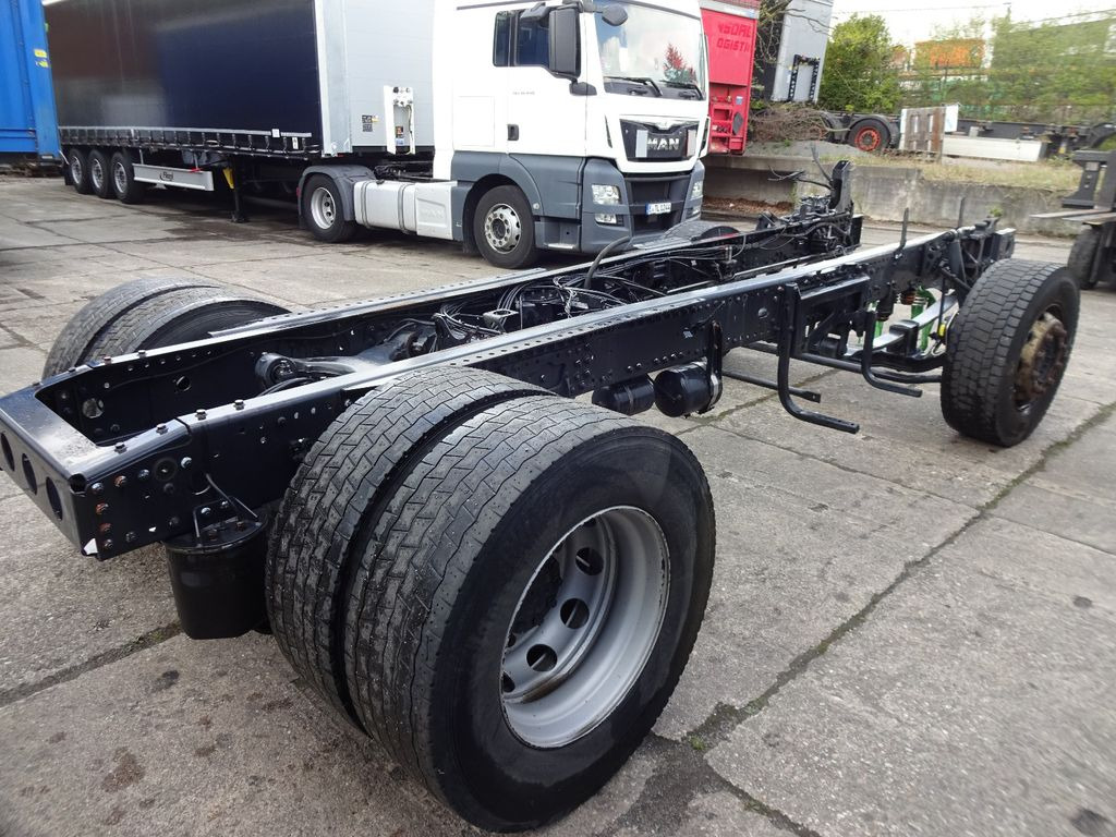 MAN TGX 18.480, Chassis mit Hinterachse, Bj-2016 - Frame/ Châssis pour Camion: photos 5 MAN TGX 18.480, Chassis mit Hinterachse, Bj-2016 - Frame/ Châssis pour Camion: photos 5