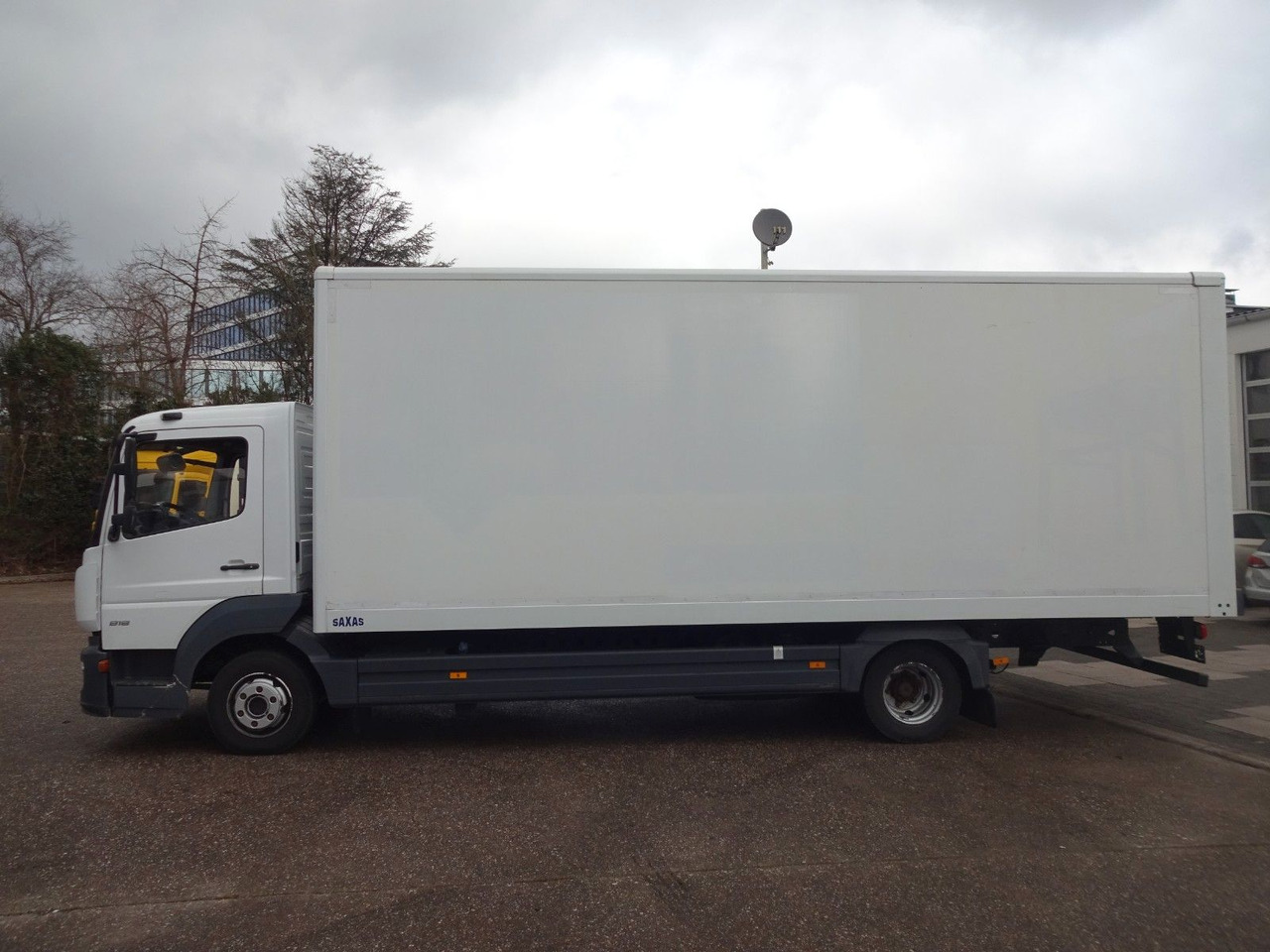 Mercedes-Benz Atego 818, Koffer mit Rolltor - Fourgon grand volume: photos 4 Mercedes-Benz Atego 818, Koffer mit Rolltor - Fourgon grand volume: photos 4