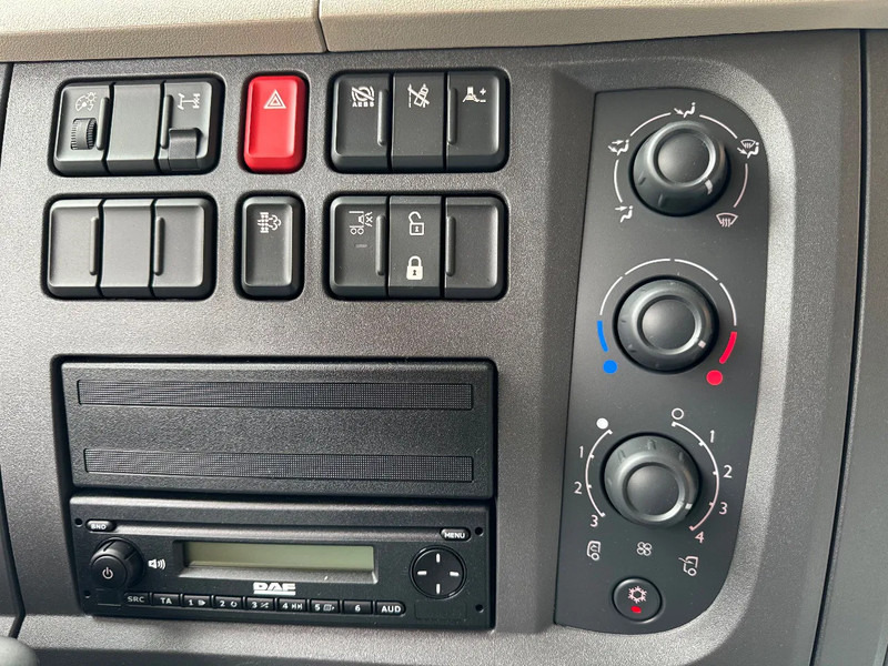 Crédit-bail de DAF LF 210 FA 6.1M Bakwagen NIEUW, Volledige garantie 3 jaar, Laadklep - Airco - Vangmuil DAF LF 210 FA 6.1M Bakwagen NIEUW, Volledige garantie 3 jaar, Laadklep - Airco - Vangmuil: photos 11