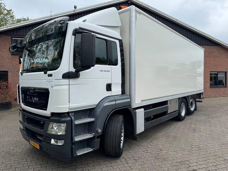 MAN TGS 26.320 EEV Koffer Stuuras AHK 3.000KG LBW 360.390KM! NL TRUCK - Camion fourgon: photos 1 MAN TGS 26.320 EEV Koffer Stuuras AHK 3.000KG LBW 360.390KM! NL TRUCK - Camion fourgon: photos 1