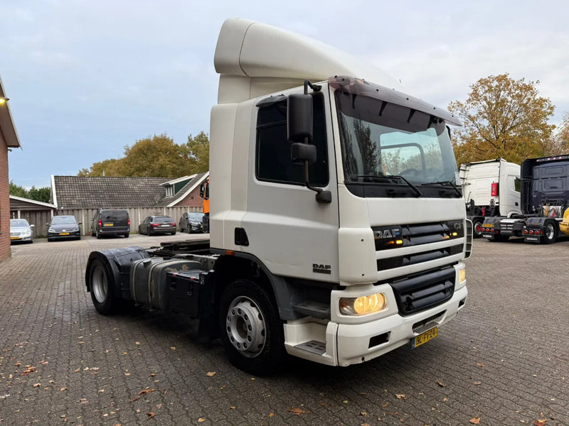 DAF CF 75.250 Handgeschakeld/Manual EURO 3 - Tracteur routier: photos 4 DAF CF 75.250 Handgeschakeld/Manual EURO 3 - Tracteur routier: photos 4