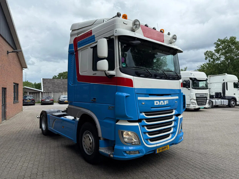 DAF XF 440 XF 440 FT Space Cab Special Interior NL Truck - Tracteur routier: photos 2 DAF XF 440 XF 440 FT Space Cab Special Interior NL Truck - Tracteur routier: photos 2