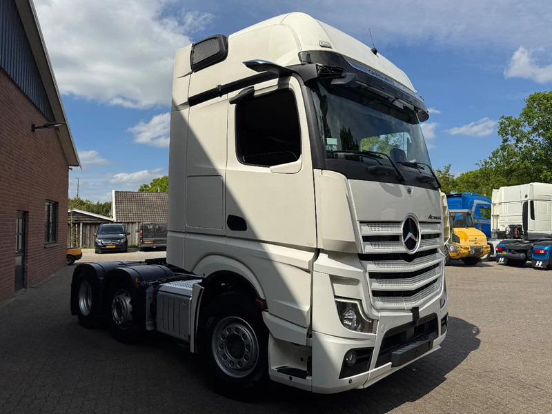 Mercedes-Benz Actros 2545 6X2 Gigaspace Gestuurde voorloopas NL Truck 327.240KM - Tracteur routier: photos 2 Mercedes-Benz Actros 2545 6X2 Gigaspace Gestuurde voorloopas NL Truck 327.240KM - Tracteur routier: photos 2
