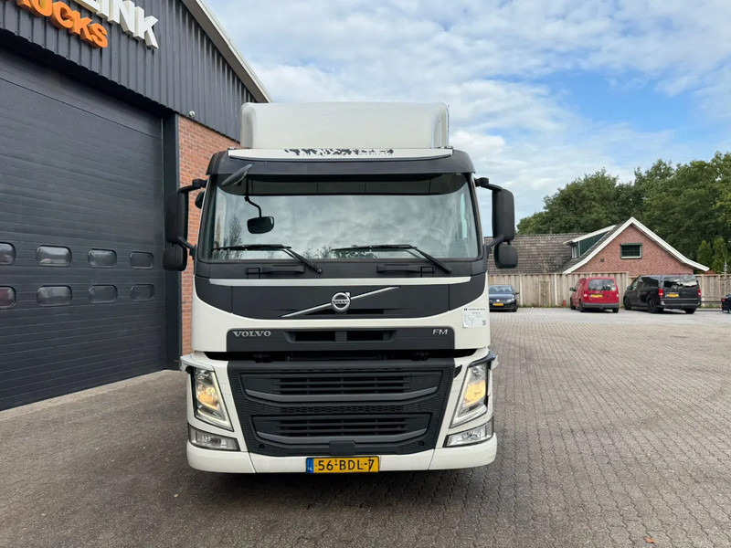 Volvo FM 330 Slaapcabine Side skirts NL Truck APK/TUV 05-2026 - Tracteur routier: photos 4 Volvo FM 330 Slaapcabine Side skirts NL Truck APK/TUV 05-2026 - Tracteur routier: photos 4