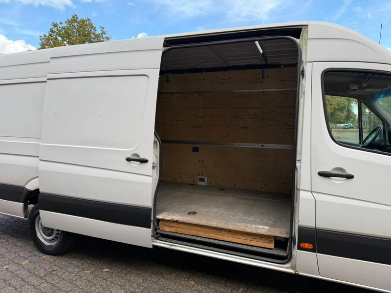 Fourgon utilitaire Volkswagen Crafter 2.0 TDI L4H2: photos 11 Fourgon utilitaire Volkswagen Crafter 2.0 TDI L4H2: photos 11