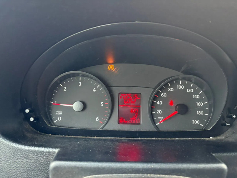 Fourgon utilitaire Volkswagen Crafter 2.0 TDI L4H2: photos 12 Fourgon utilitaire Volkswagen Crafter 2.0 TDI L4H2: photos 12