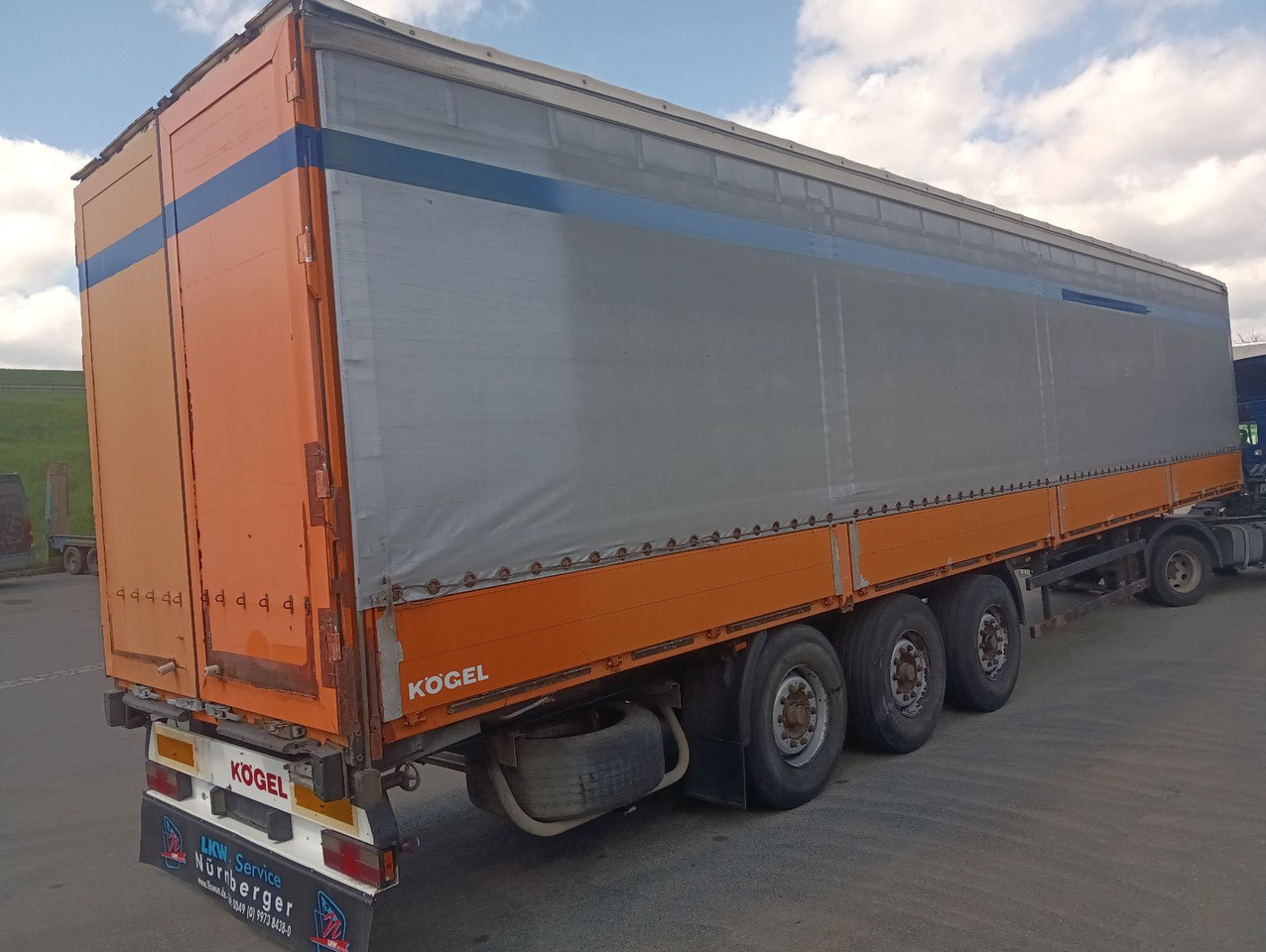 Kögel SN24BORDWANDSIDER EDSCHA BPW Disc Lift Portaltür - Semi-remorque rideaux coulissants: photos 5 Kögel SN24BORDWANDSIDER EDSCHA BPW Disc Lift Portaltür - Semi-remorque rideaux coulissants: photos 5