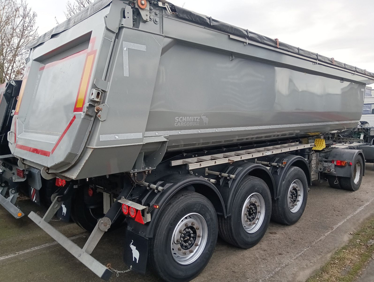 Schmitz Cargobull SKI24-7.2 SR HARDOX 27,5m3 FullOption 6348kg TÜV - Semi-remorque benne: photos 5 Schmitz Cargobull SKI24-7.2 SR HARDOX 27,5m3 FullOption 6348kg TÜV - Semi-remorque benne: photos 5