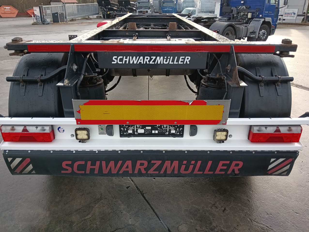 Schwarzmüller 2-A BDF 1,22/1,32 ALCOA Alufelgen ADR 120tkm TÜV Schwarzmüller 2-A BDF 1,22/1,32 ALCOA Alufelgen ADR 120tkm TÜV - Remorque porte-conteneur/ Caisse mobile: photos 2 Schwarzmüller 2-A BDF 1,22/1,32 ALCOA Alufelgen ADR 120tkm TÜV Schwarzmüller 2-A BDF 1,22/1,32 ALCOA Alufelgen ADR 120tkm TÜV - Remorque porte-conteneur/ Caisse mobile: photos 2