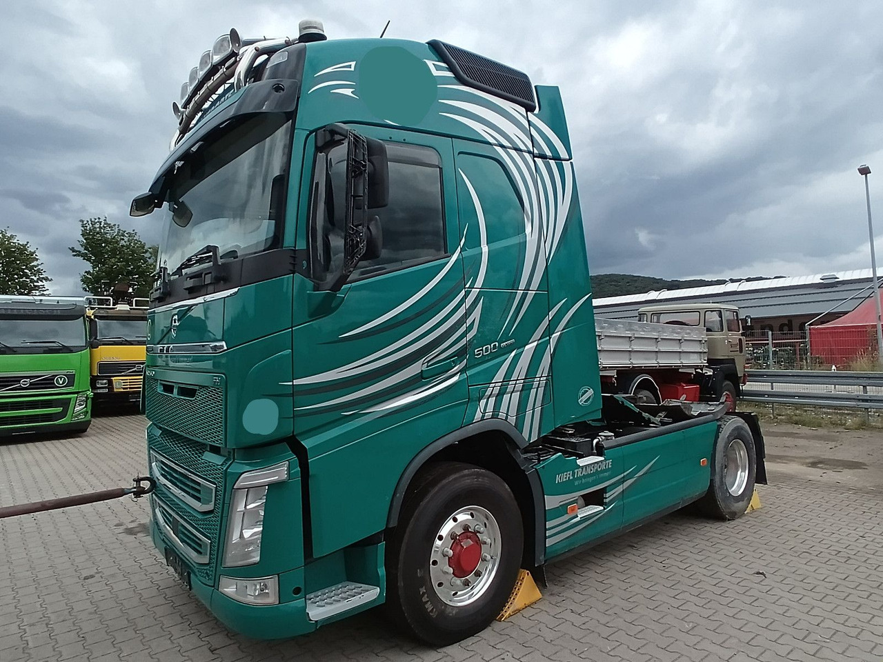 Volvo FH 500 4x2T X-Track Globe I-PARC Hydraulik ALCOA - Tracteur routier: photos 1 Volvo FH 500 4x2T X-Track Globe I-PARC Hydraulik ALCOA - Tracteur routier: photos 1