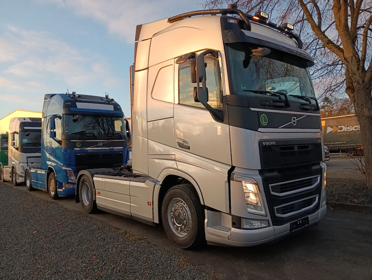 Volvo FH460 Globe FullSpoiler TV I-PARC 2xTank German - Tracteur routier: photos 1 Volvo FH460 Globe FullSpoiler TV I-PARC 2xTank German - Tracteur routier: photos 1