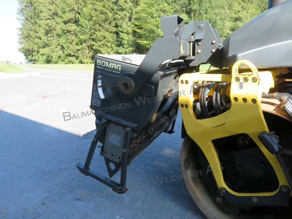 Bomag BS 150 - Epandeur de sable: photos 4 Bomag BS 150 - Epandeur de sable: photos 4