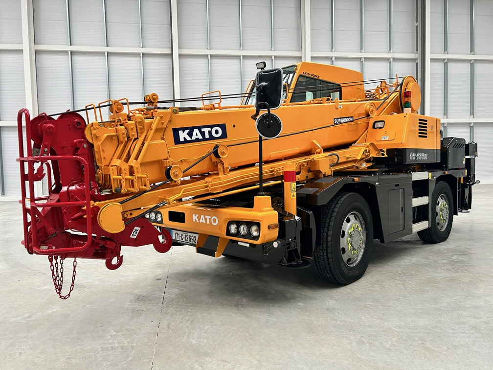 KATO CR-130Ri - 13 Ton City Crane with Only 8,563 miles from New !! - Grue mobile: photos 3 KATO CR-130Ri - 13 Ton City Crane with Only 8,563 miles from New !! - Grue mobile: photos 3