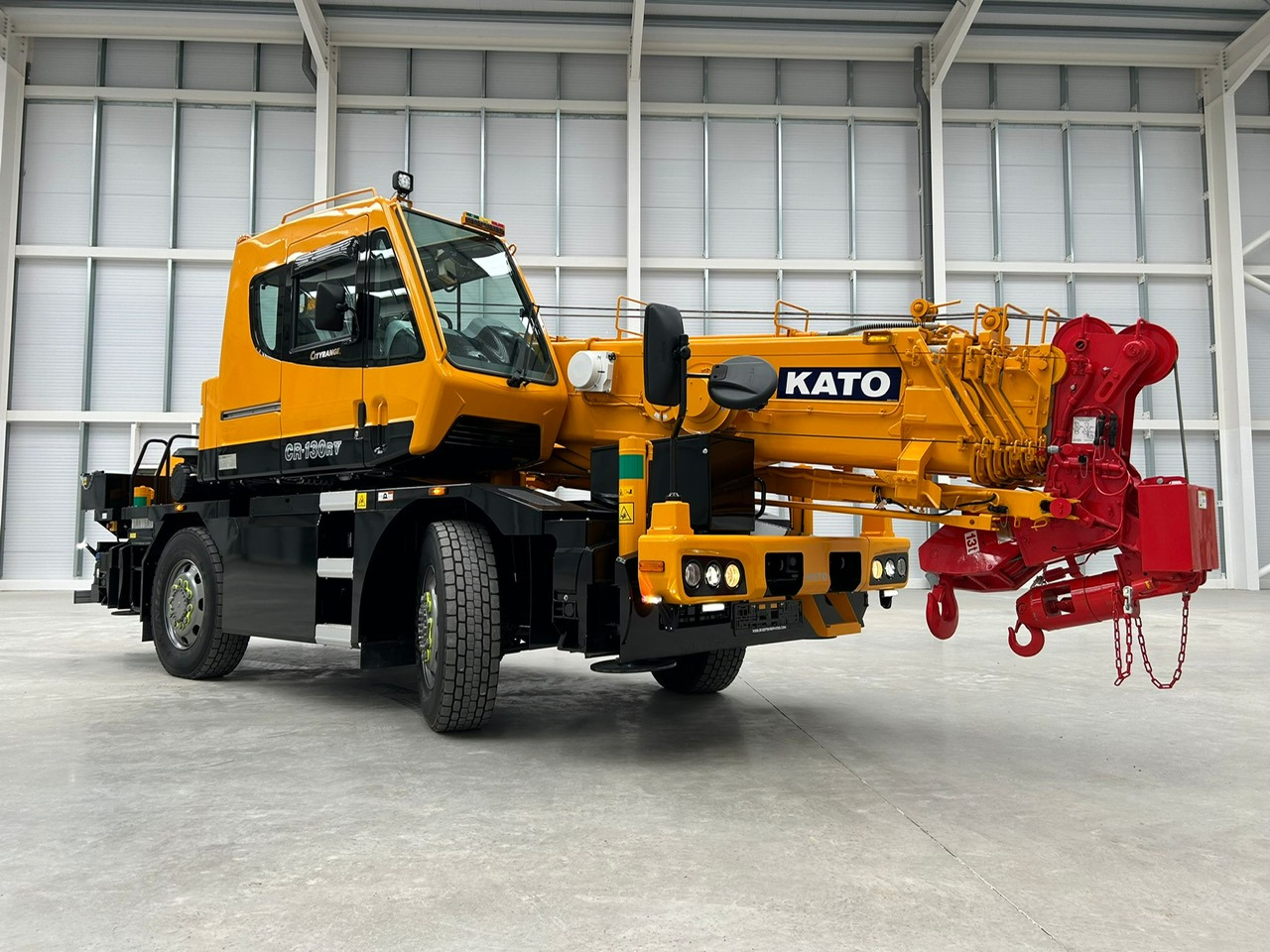 KATO CR-130Rv - 13 Ton City Crane with Joystick Control - Grue mobile: photos 1 KATO CR-130Rv - 13 Ton City Crane with Joystick Control - Grue mobile: photos 1