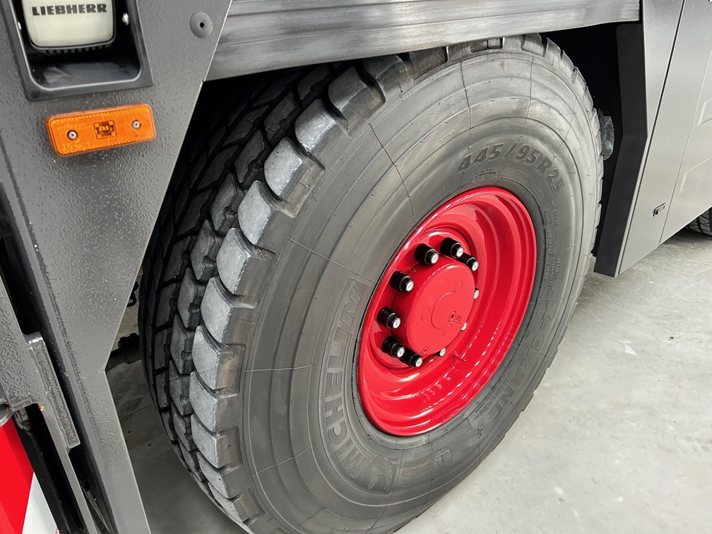 Grue LIEBHERR LTM1060-3.1: photos 23 Grue LIEBHERR LTM1060-3.1: photos 23