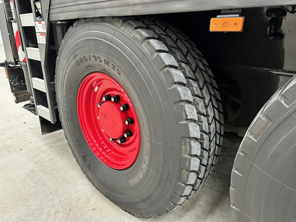 Grue LIEBHERR LTM1060-3.1: photos 13 Grue LIEBHERR LTM1060-3.1: photos 13