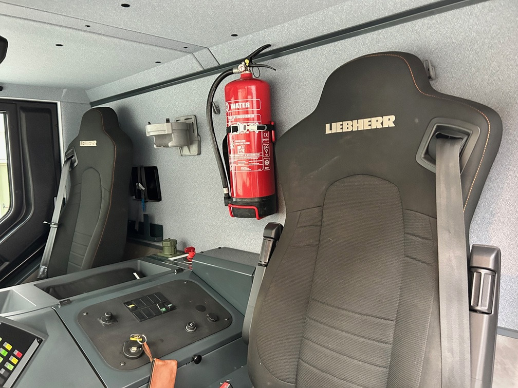 Grue LIEBHERR LTM1060-3.1: photos 35 Grue LIEBHERR LTM1060-3.1: photos 35