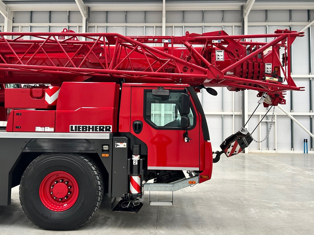 Grue LIEBHERR LTM1060-3.1: photos 10 Grue LIEBHERR LTM1060-3.1: photos 10