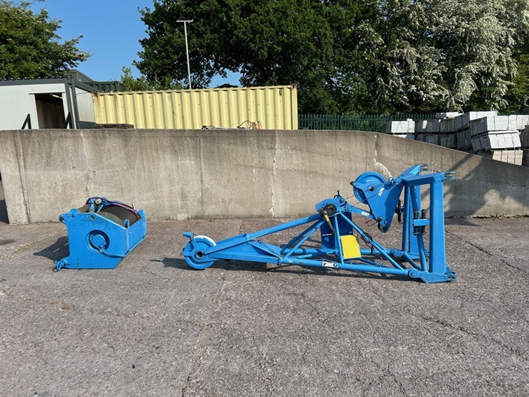 LIEBHERR Second Winch & 2.5 Meter Jib to suit LIEBHERR LTM1060-3.1 - Grue tout-terrain: photos 2 LIEBHERR Second Winch & 2.5 Meter Jib to suit LIEBHERR LTM1060-3.1 - Grue tout-terrain: photos 2