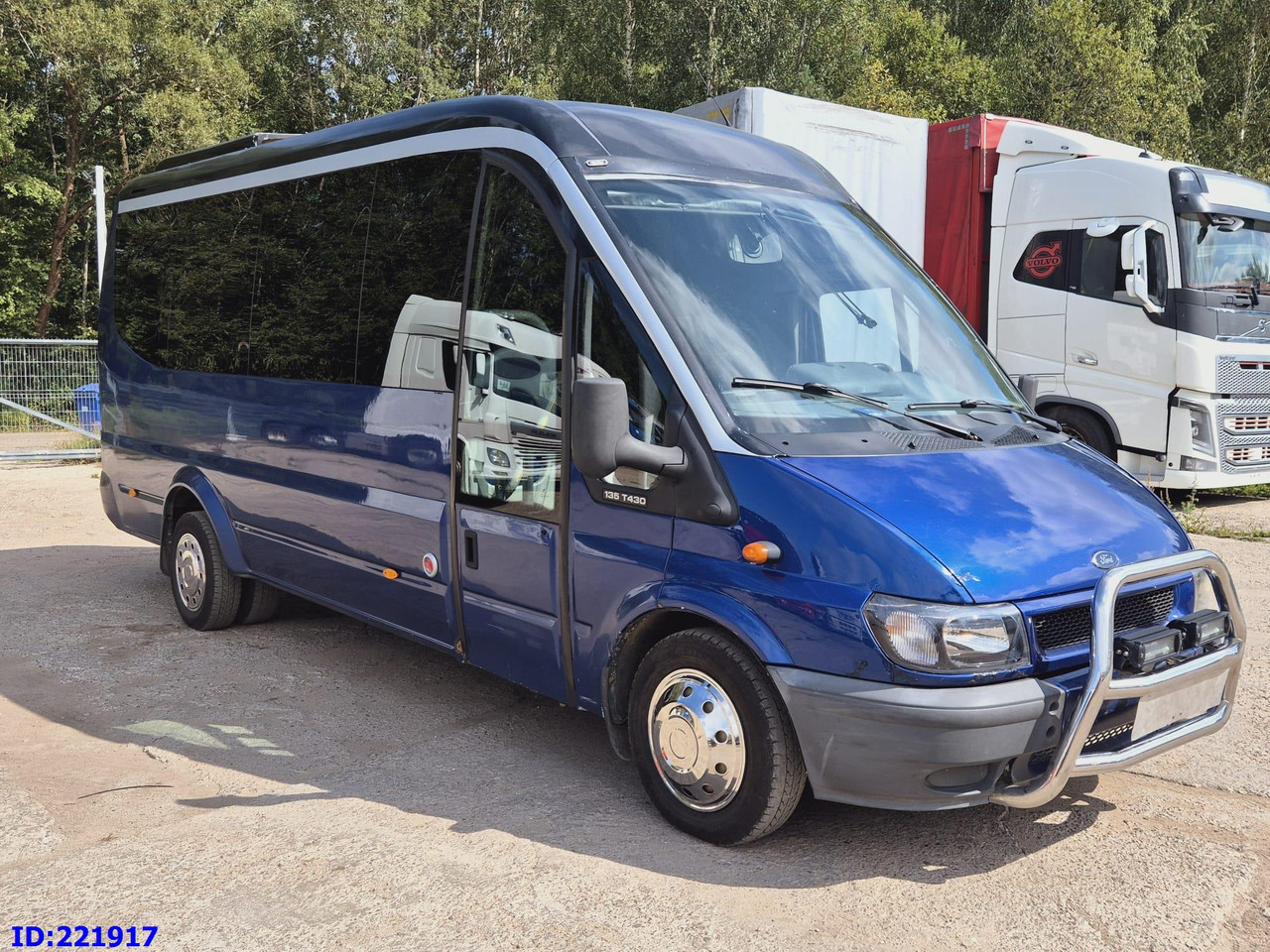 FORD Sunset VIP 17-seats - Autocar: photos 4 FORD Sunset VIP 17-seats - Autocar: photos 4