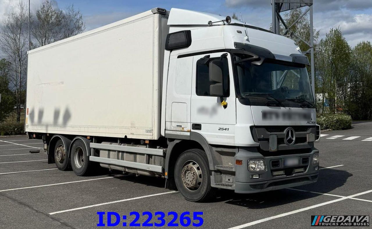 MERCEDES-BENZ Actros 2541 6x2 Retarder Euro5 - Camion isothermique: photos 4 MERCEDES-BENZ Actros 2541 6x2 Retarder Euro5 - Camion isothermique: photos 4
