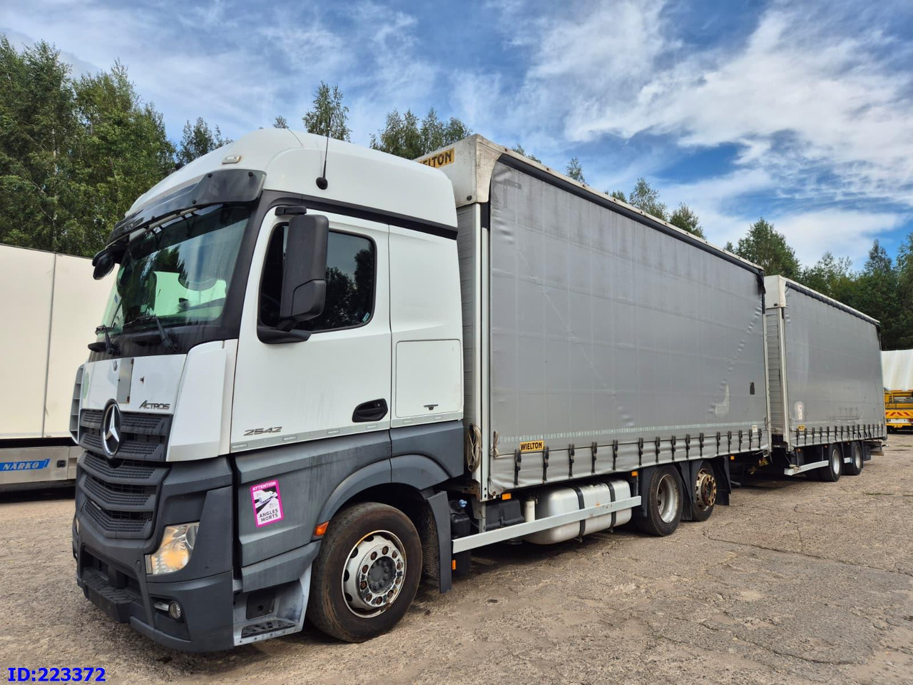 MERCEDES-BENZ Actros 2542 6x2 Euro6 + Wielton trailer - Camion à rideaux coulissants: photos 1 MERCEDES-BENZ Actros 2542 6x2 Euro6 + Wielton trailer - Camion à rideaux coulissants: photos 1