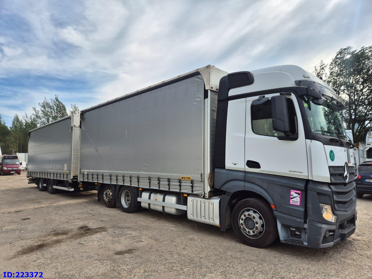 MERCEDES-BENZ Actros 2542 6x2 Euro6 + Wielton trailer - Camion à rideaux coulissants: photos 4 MERCEDES-BENZ Actros 2542 6x2 Euro6 + Wielton trailer - Camion à rideaux coulissants: photos 4