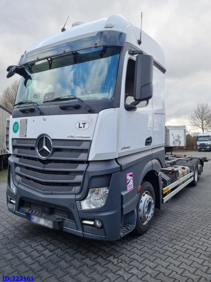 MERCEDES-BENZ Actros 2542 BDF 6x2 Euro6 - Châssis cabine: photos 1 MERCEDES-BENZ Actros 2542 BDF 6x2 Euro6 - Châssis cabine: photos 1