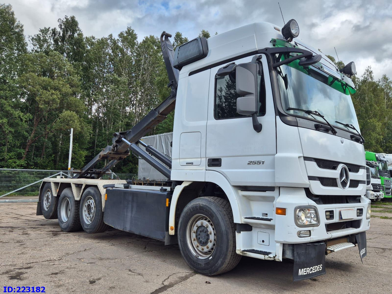 MERCEDES-BENZ Actros 2551 8x2 V8 Retarder - Camion ampliroll: photos 4 MERCEDES-BENZ Actros 2551 8x2 V8 Retarder - Camion ampliroll: photos 4