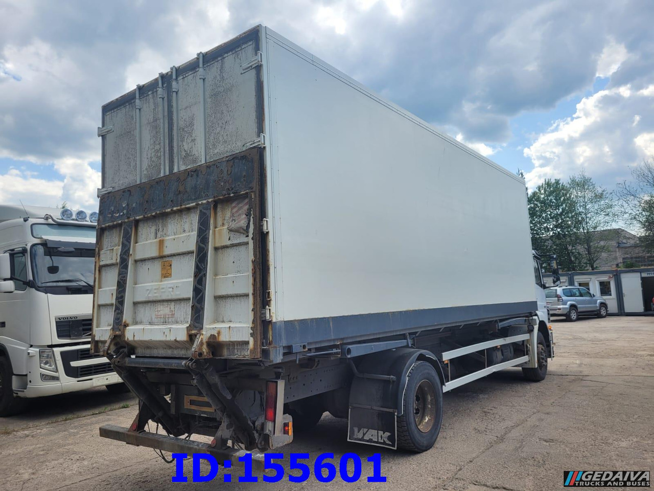MERCEDES-BENZ Axor 1828 Manual - Camion isothermique: photos 5 MERCEDES-BENZ Axor 1828 Manual - Camion isothermique: photos 5