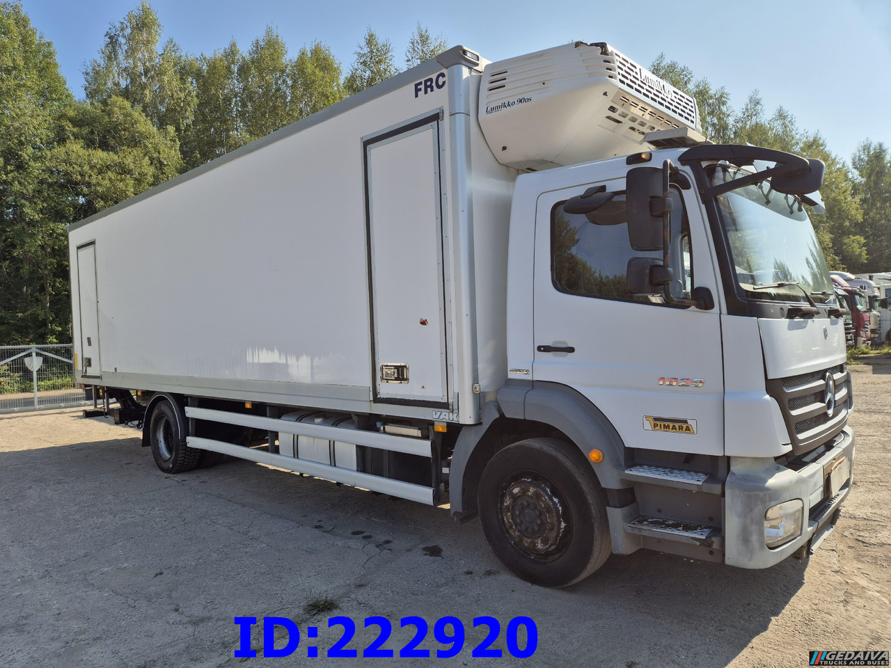 MERCEDES-BENZ Axor 1829 Manual + Tail lift - Camion frigorifique: photos 4 MERCEDES-BENZ Axor 1829 Manual + Tail lift - Camion frigorifique: photos 4