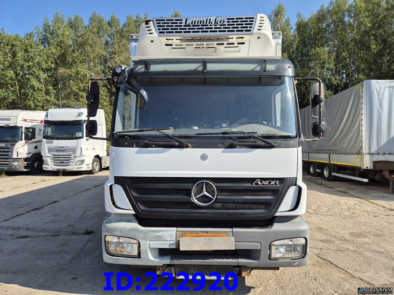 MERCEDES-BENZ Axor 1829 Manual + Tail lift - Camion frigorifique: photos 2 MERCEDES-BENZ Axor 1829 Manual + Tail lift - Camion frigorifique: photos 2