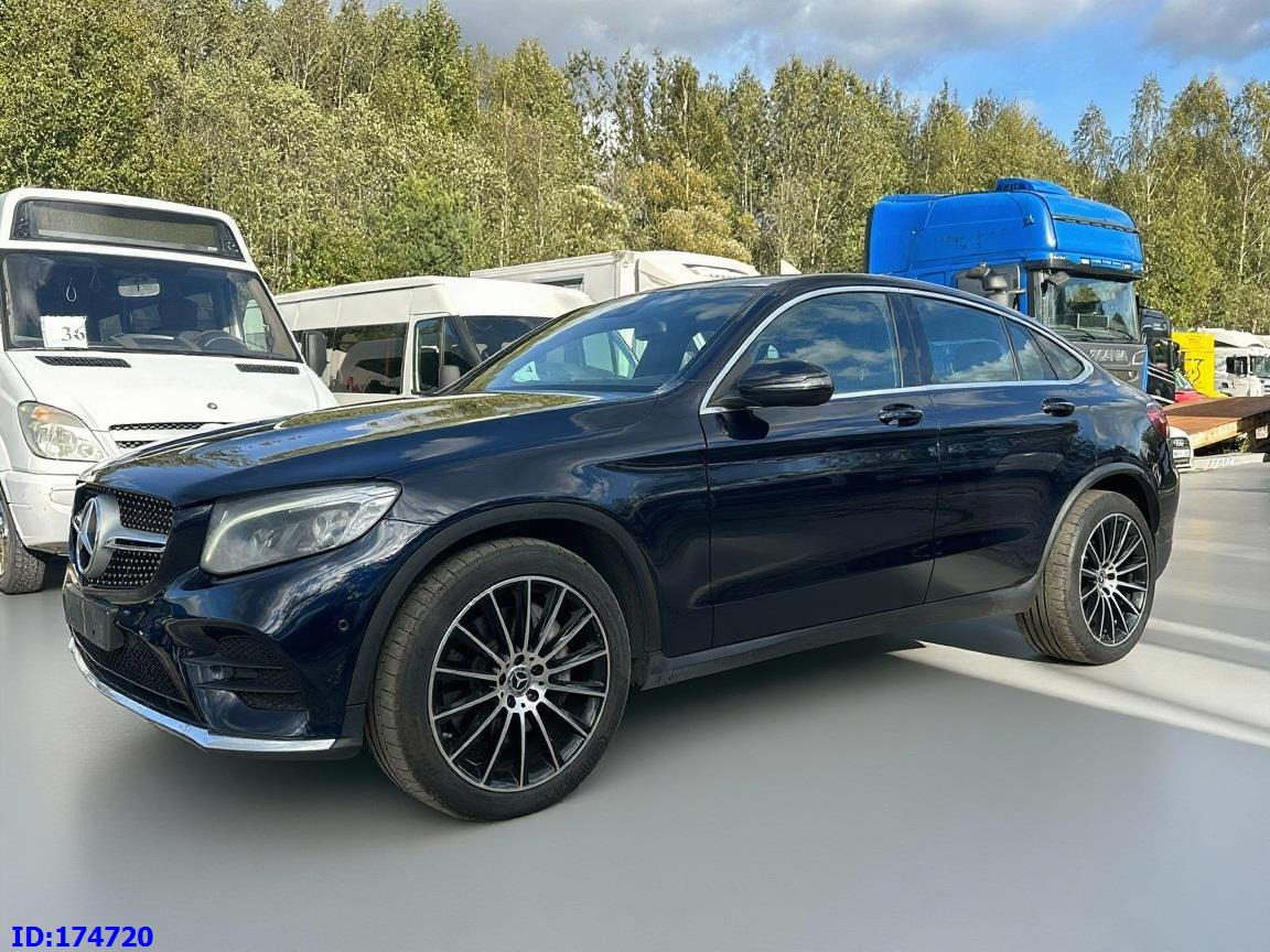 MERCEDES-BENZ GLC Coupe 220 4x4 - SUV: photos 1 MERCEDES-BENZ GLC Coupe 220 4x4 - SUV: photos 1