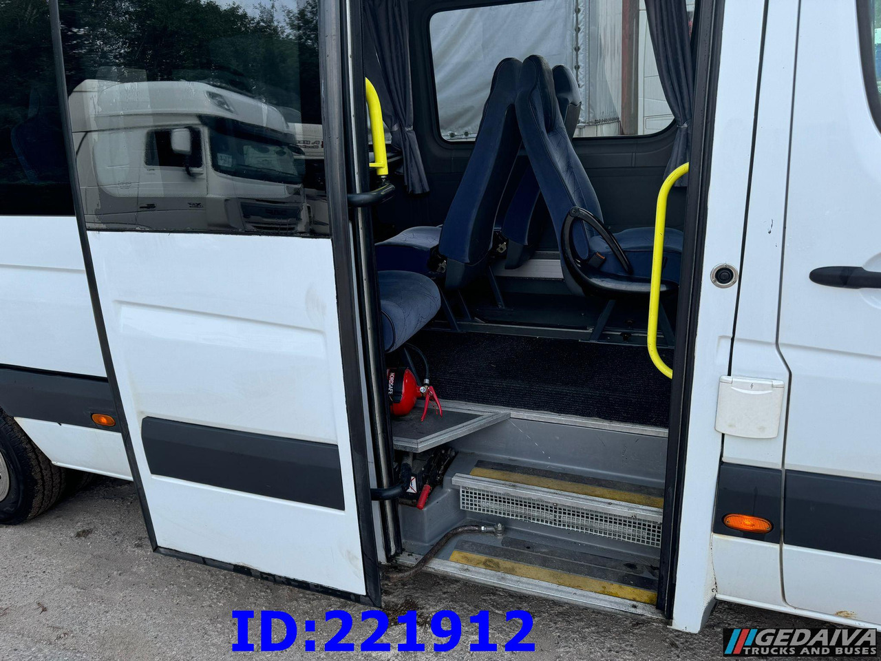 MERCEDES-BENZ Sprinter 518 VIP 17-Place - Autocar: photos 5 MERCEDES-BENZ Sprinter 518 VIP 17-Place - Autocar: photos 5