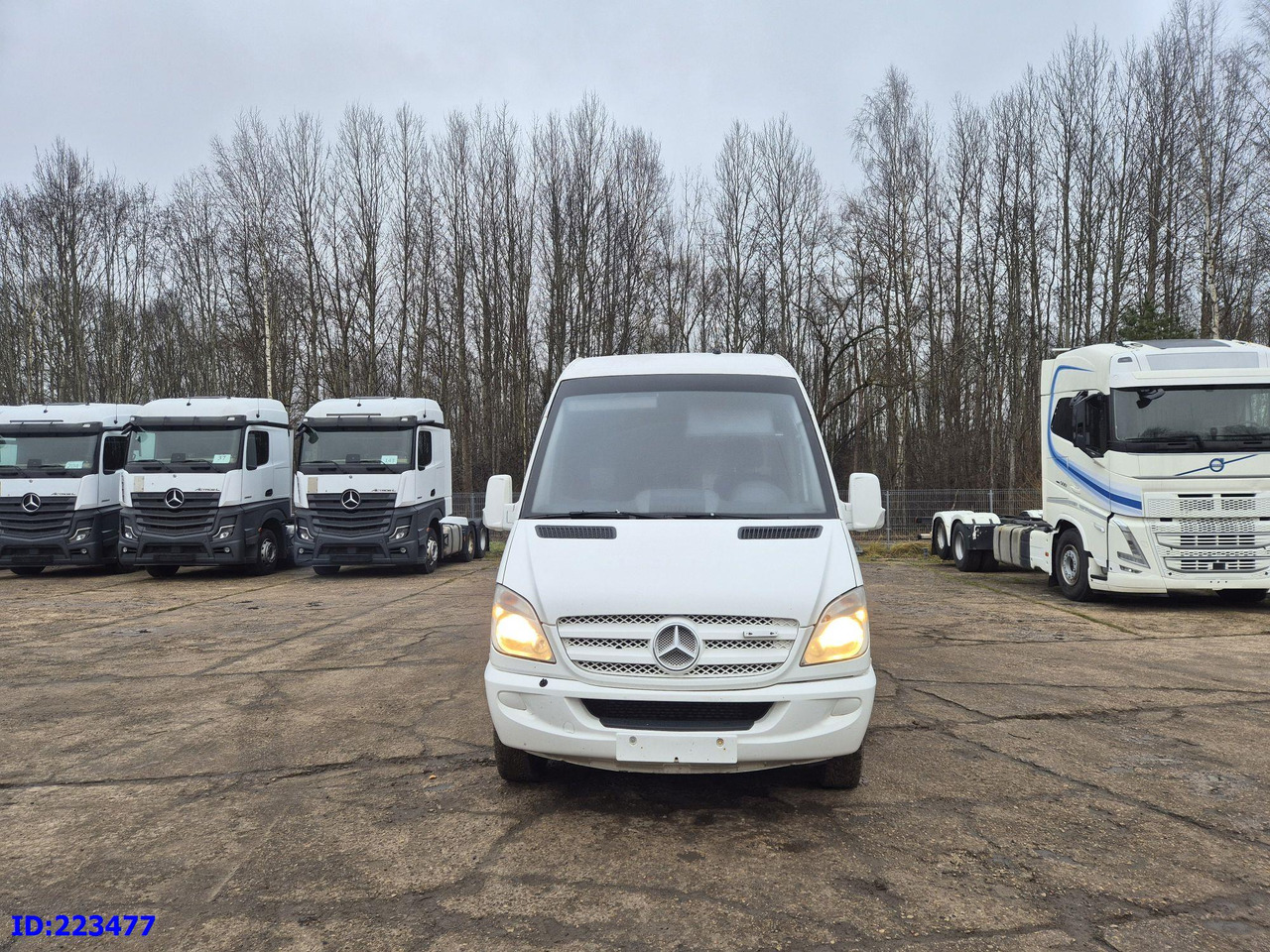 MERCEDES-BENZ Sprinter 518 - VIP - 20-seater - Autocar: photos 2 MERCEDES-BENZ Sprinter 518 - VIP - 20-seater - Autocar: photos 2
