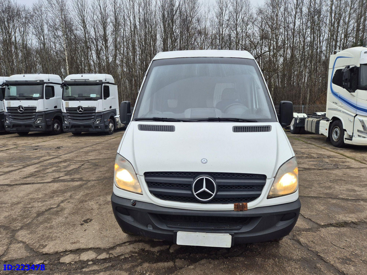 MERCEDES-BENZ Sprinter 518 - VIP - 20-seater - Autocar: photos 2 MERCEDES-BENZ Sprinter 518 - VIP - 20-seater - Autocar: photos 2