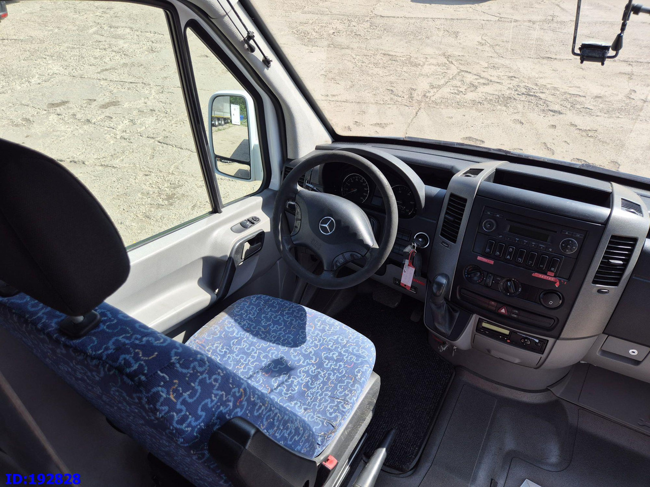 Autocar MERCEDES-BENZ Sprinter 519 - 17 place - Euro5: photos 9