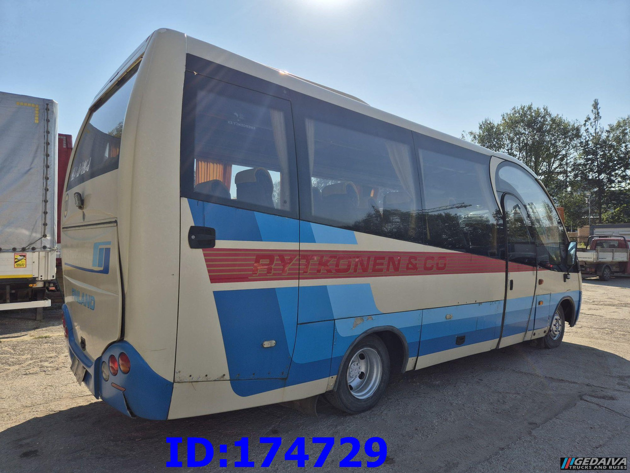 MERCEDES-BENZ Vario 815 26-Seater - Autocar: photos 4 MERCEDES-BENZ Vario 815 26-Seater - Autocar: photos 4