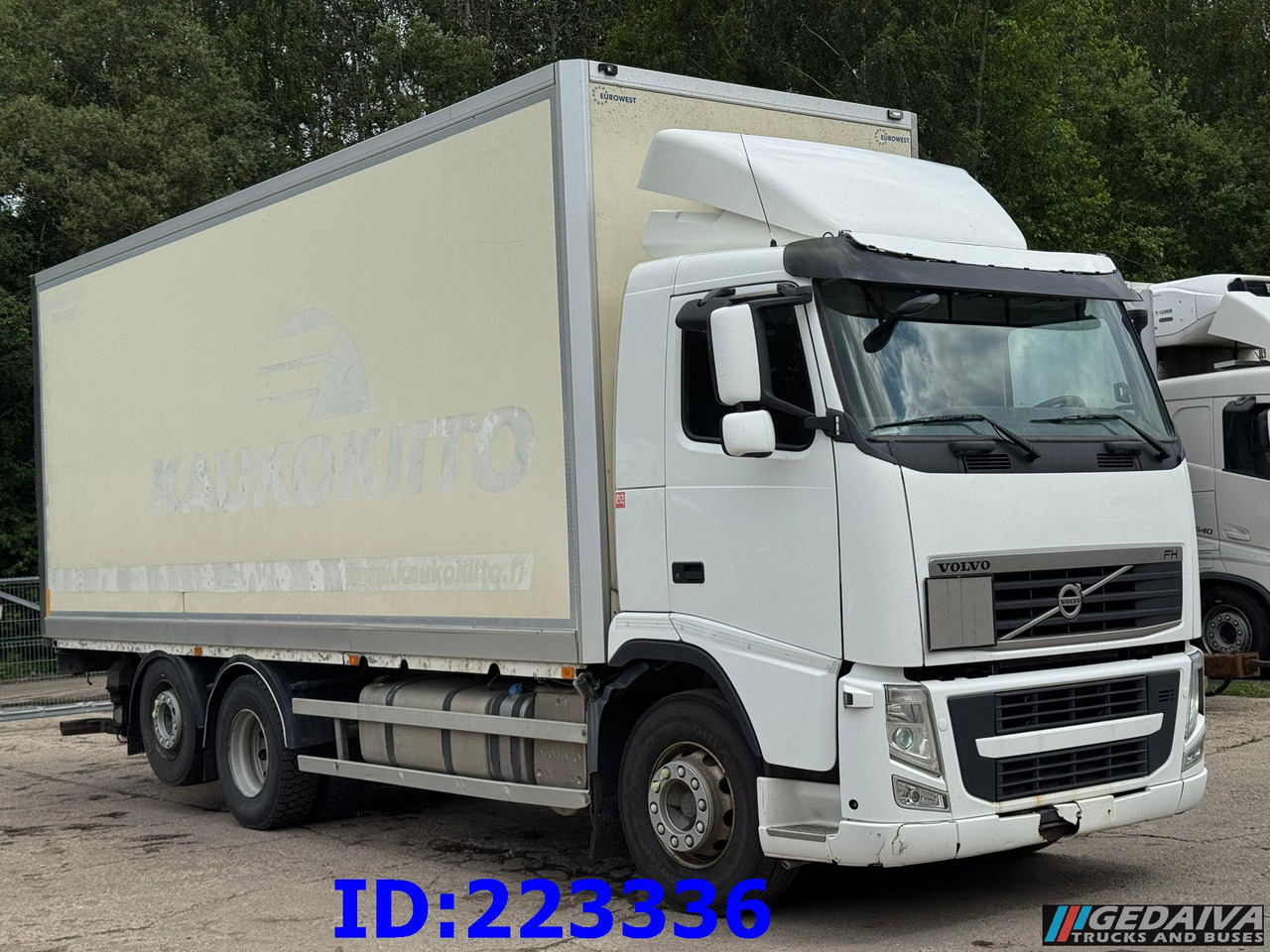 VOLVO FH13 460HP 6x2 OPEN SIDE BOX - Camion fourgon: photos 4 VOLVO FH13 460HP 6x2 OPEN SIDE BOX - Camion fourgon: photos 4