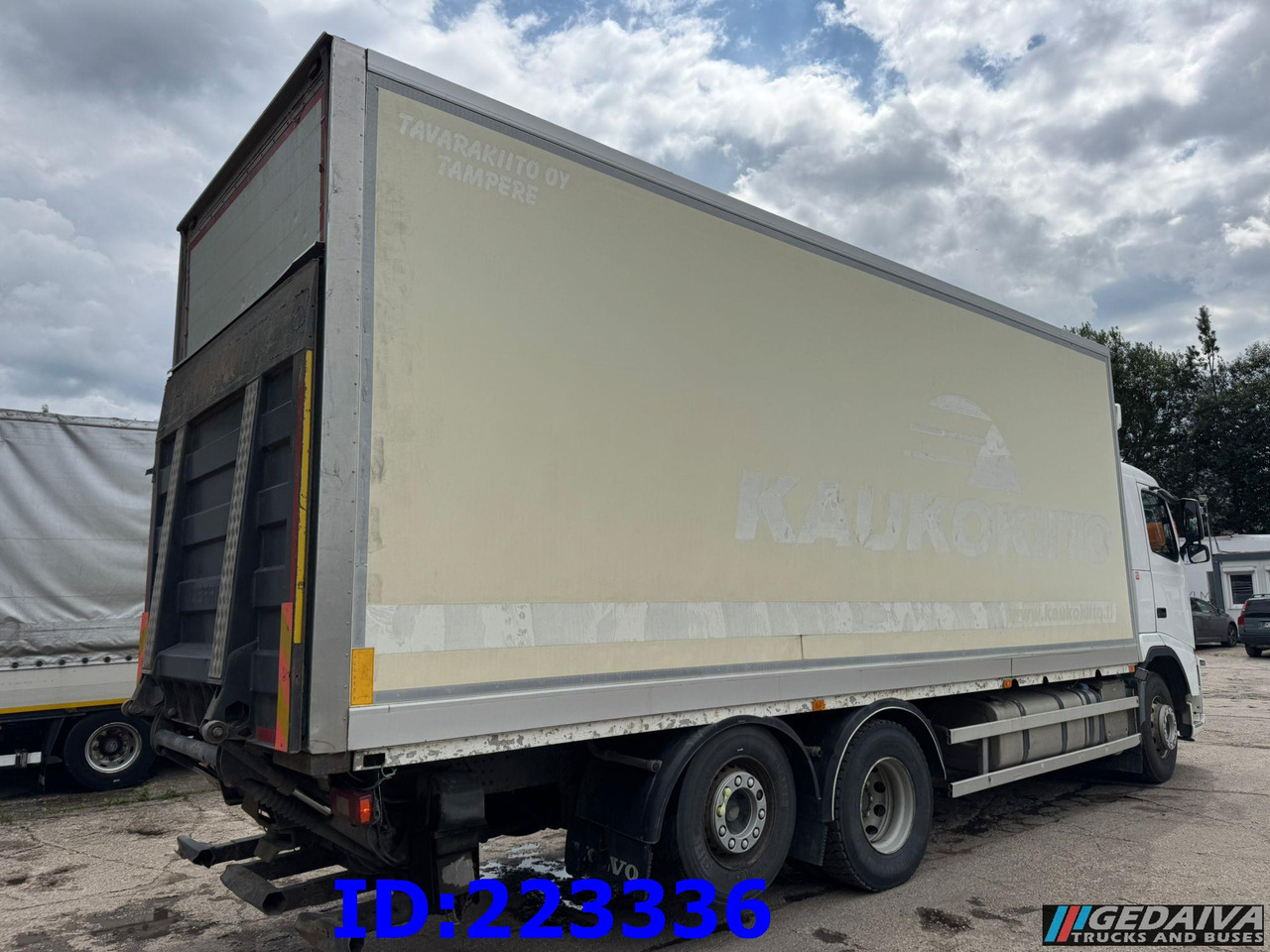 VOLVO FH13 460HP 6x2 OPEN SIDE BOX - Camion fourgon: photos 5 VOLVO FH13 460HP 6x2 OPEN SIDE BOX - Camion fourgon: photos 5
