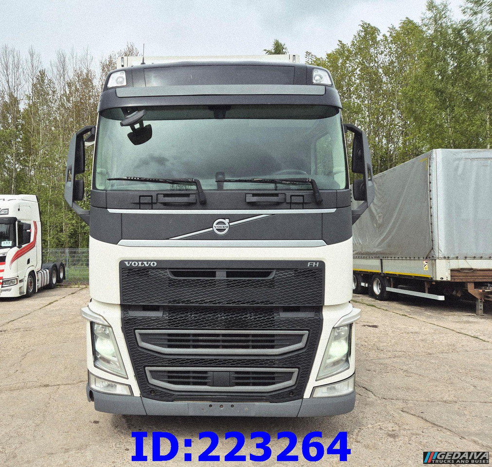 VOLVO FH13 460HP 6x2 Steering axle Euro6 - Camion frigorifique: photos 2 VOLVO FH13 460HP 6x2 Steering axle Euro6 - Camion frigorifique: photos 2