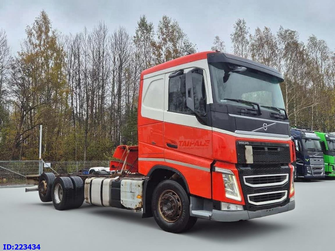 VOLVO FH13 500HP 6x2 - Châssis cabine: photos 4 VOLVO FH13 500HP 6x2 - Châssis cabine: photos 4