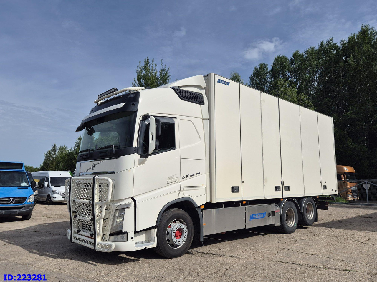 VOLVO FH13 540HP 6x2 (10 tyre) Euro6 - Camion isothermique: photos 1 VOLVO FH13 540HP 6x2 (10 tyre) Euro6 - Camion isothermique: photos 1